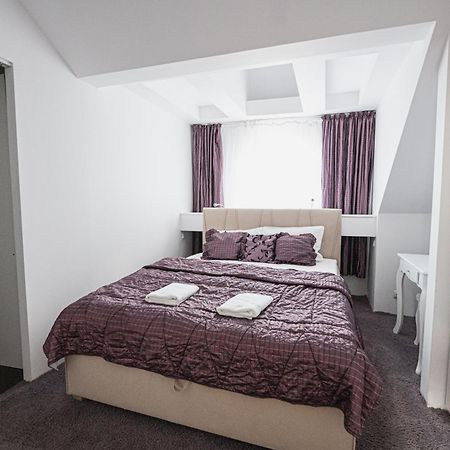 Dwor Boratyn Bed & Breakfast ภายนอก รูปภาพ