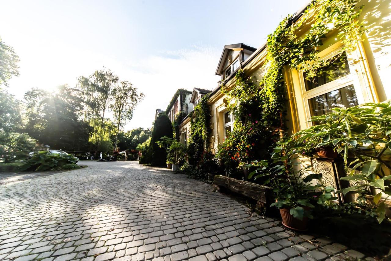 Dwor Boratyn Bed & Breakfast ภายนอก รูปภาพ
