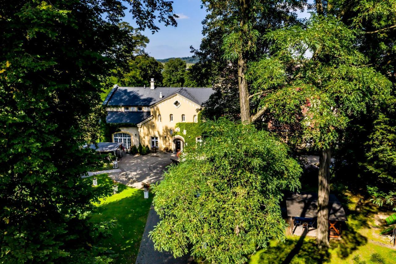Dwor Boratyn Bed & Breakfast ภายนอก รูปภาพ
