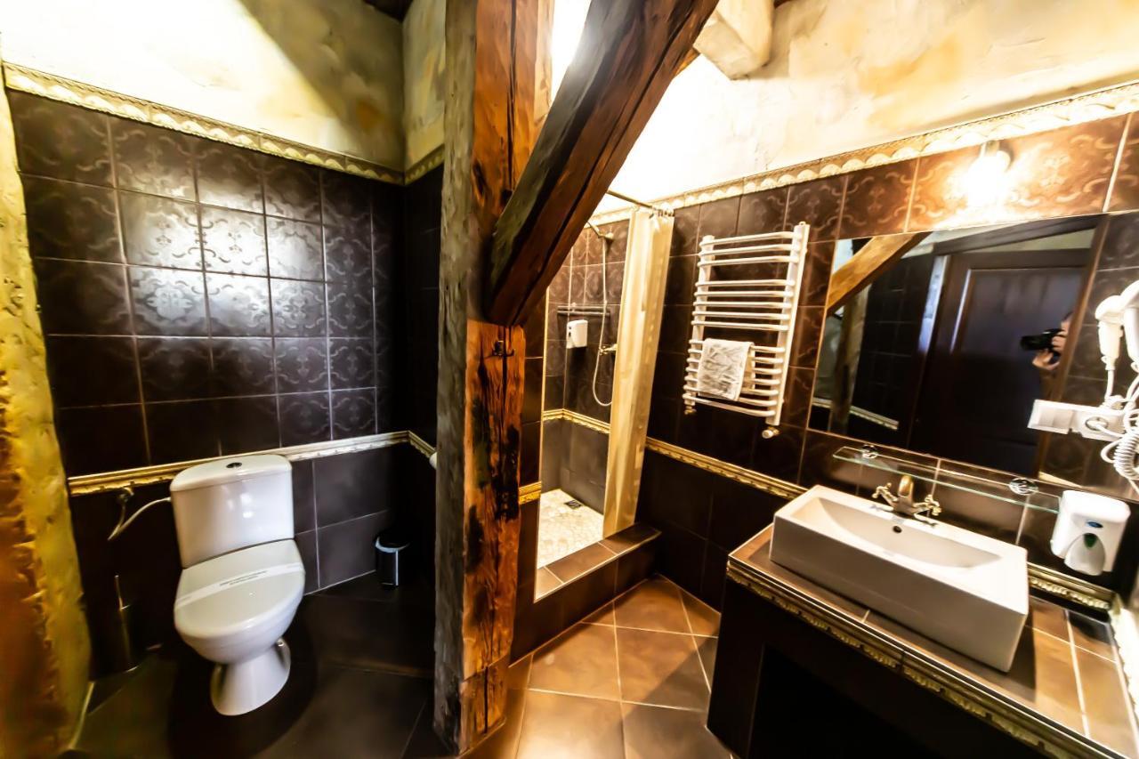 Dwor Boratyn Bed & Breakfast ภายนอก รูปภาพ