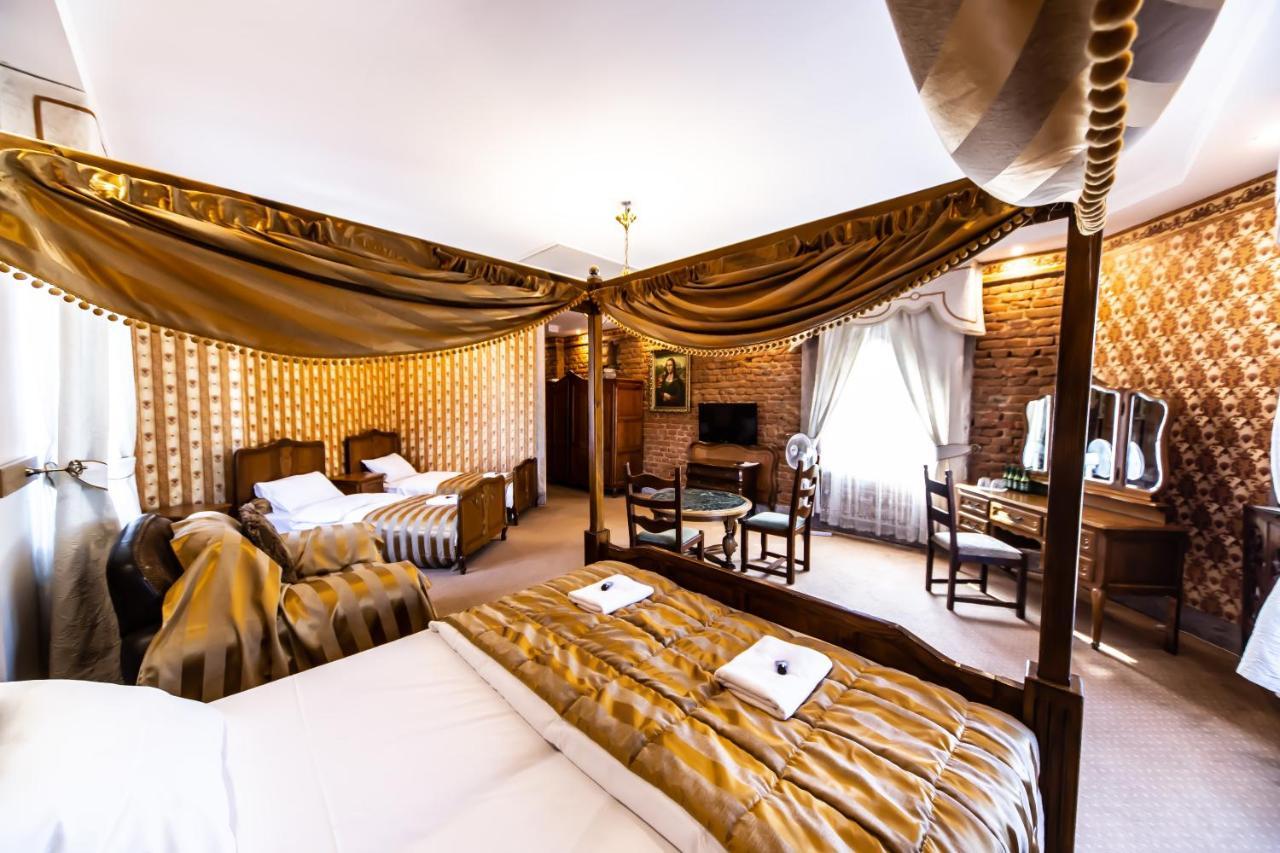 Dwor Boratyn Bed & Breakfast ภายนอก รูปภาพ