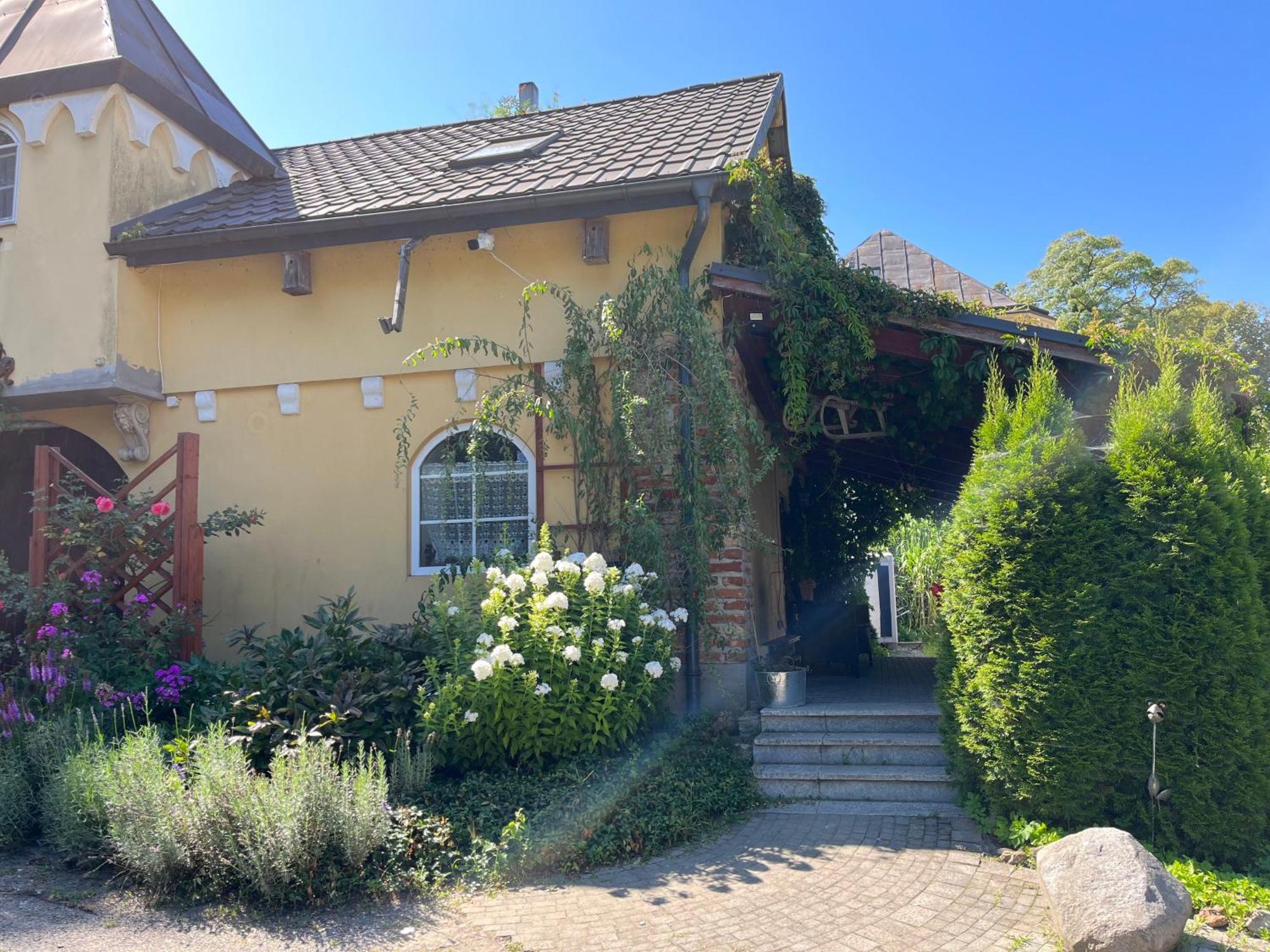 Dwor Boratyn Bed & Breakfast ภายนอก รูปภาพ