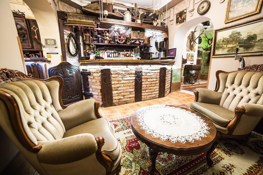 Dwor Boratyn Bed & Breakfast ภายนอก รูปภาพ