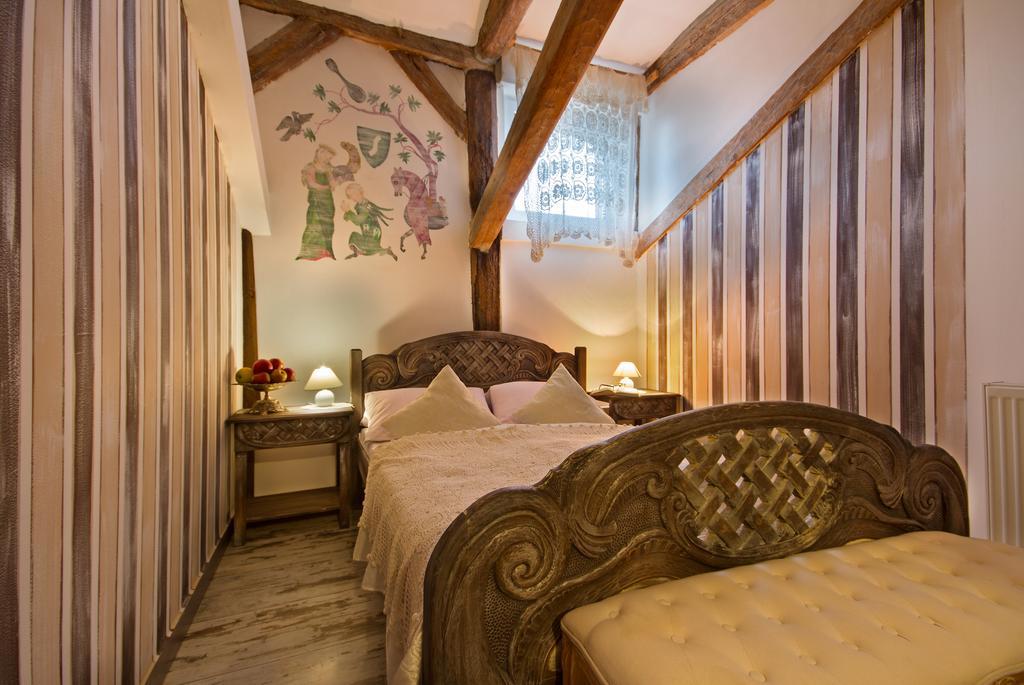 Dwor Boratyn Bed & Breakfast ภายนอก รูปภาพ