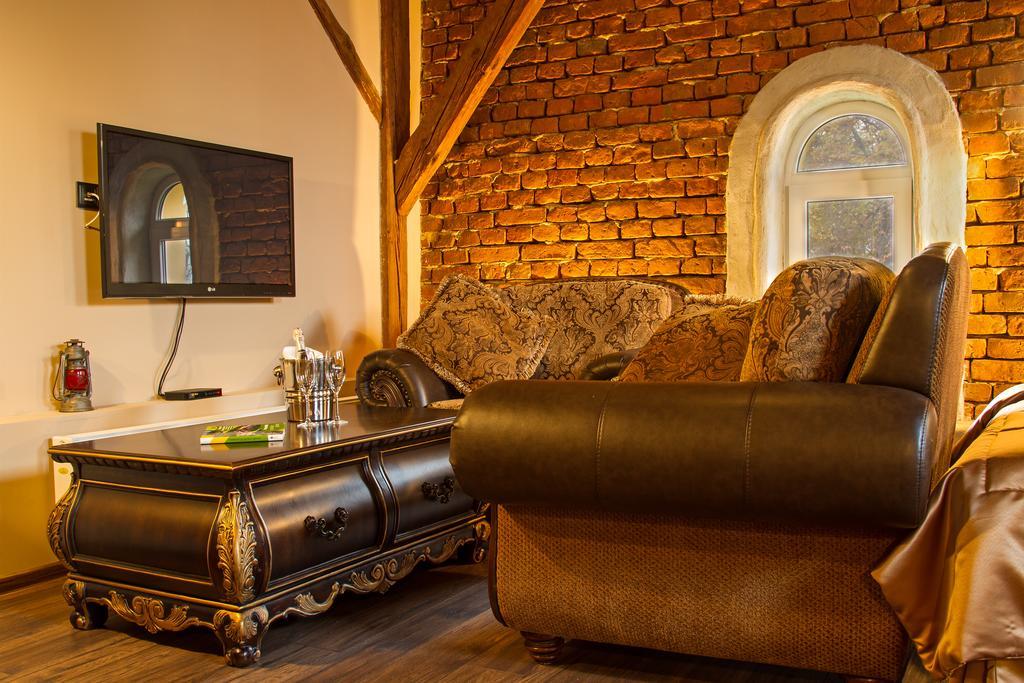 Dwor Boratyn Bed & Breakfast ภายนอก รูปภาพ