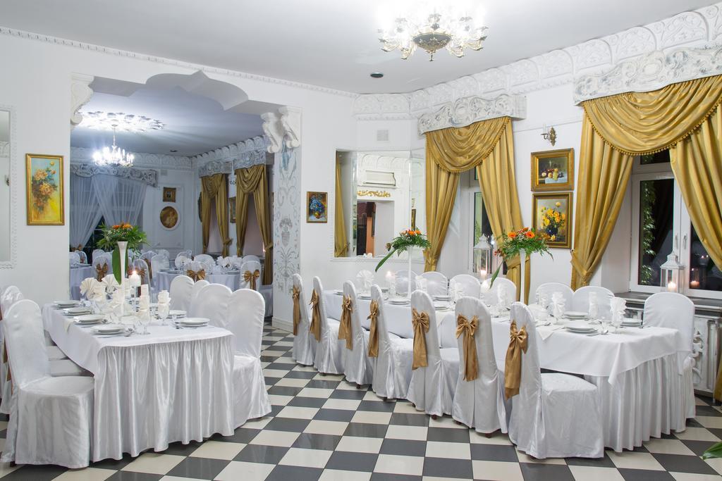 Dwor Boratyn Bed & Breakfast ภายนอก รูปภาพ