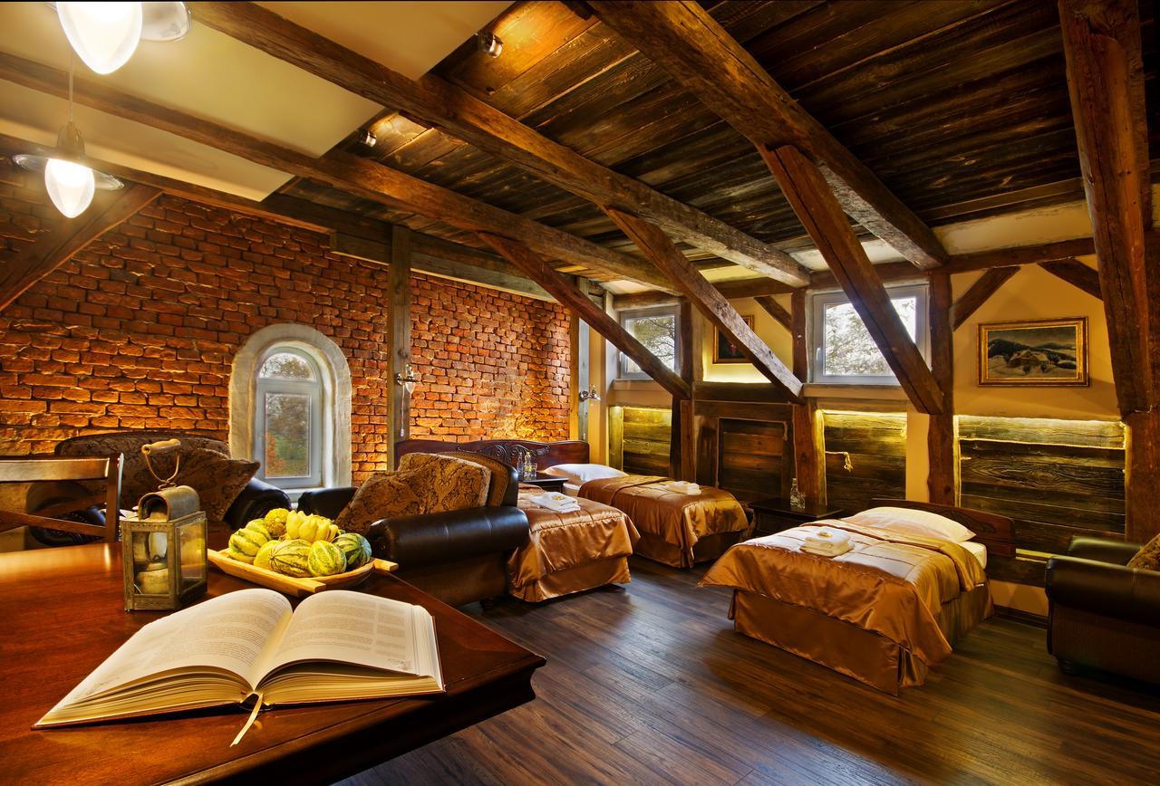 Dwor Boratyn Bed & Breakfast ภายนอก รูปภาพ
